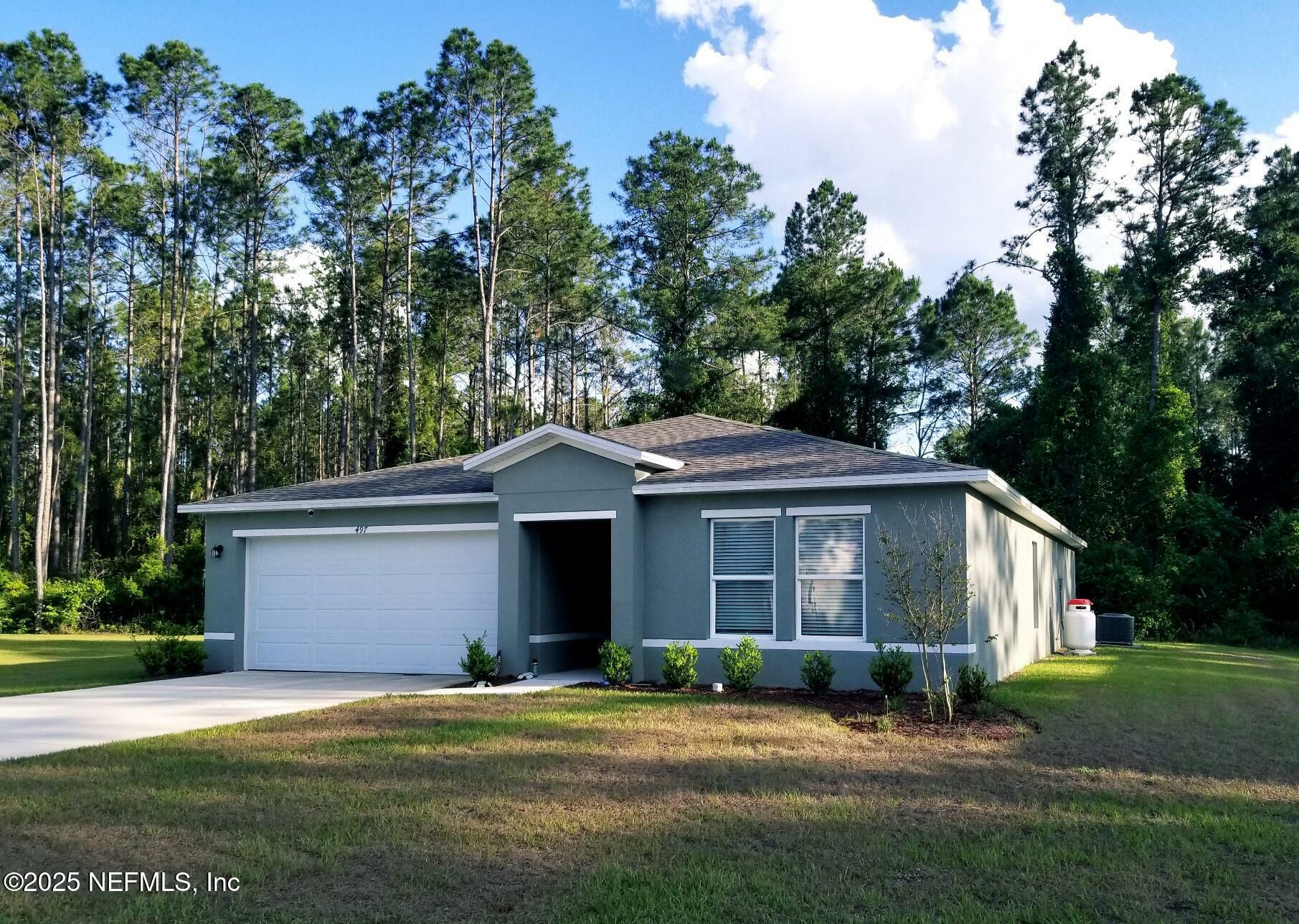 Property Photo: 497 Live Oak Loop FL 32112