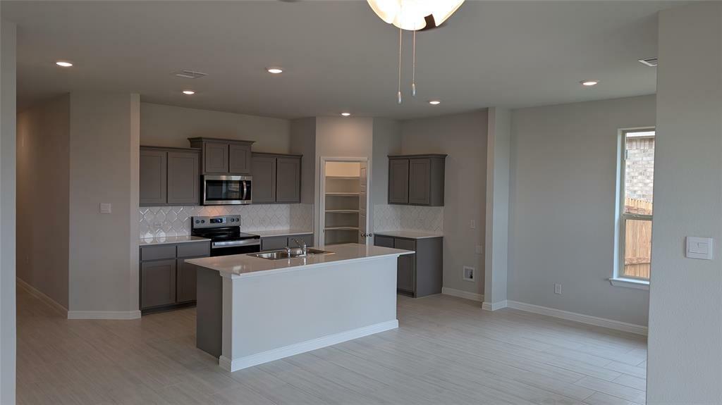 Property Photo: 1005 Traction Trail TX 76031