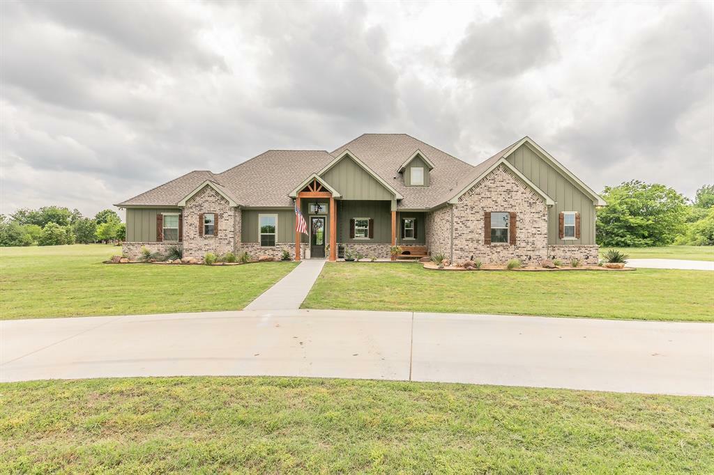 Property Photo: 113 Longhorn Court TX 76073