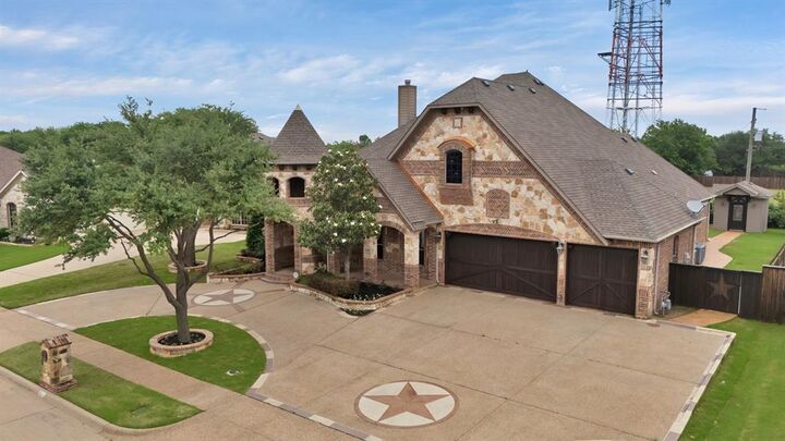 Property Photo: 1206 Genesis Drive TX 76063
