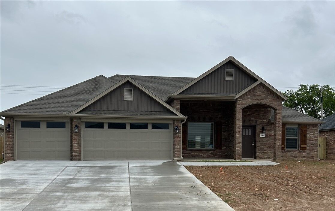 Property Photo:  2008 Dobbs Street  AR 72751 