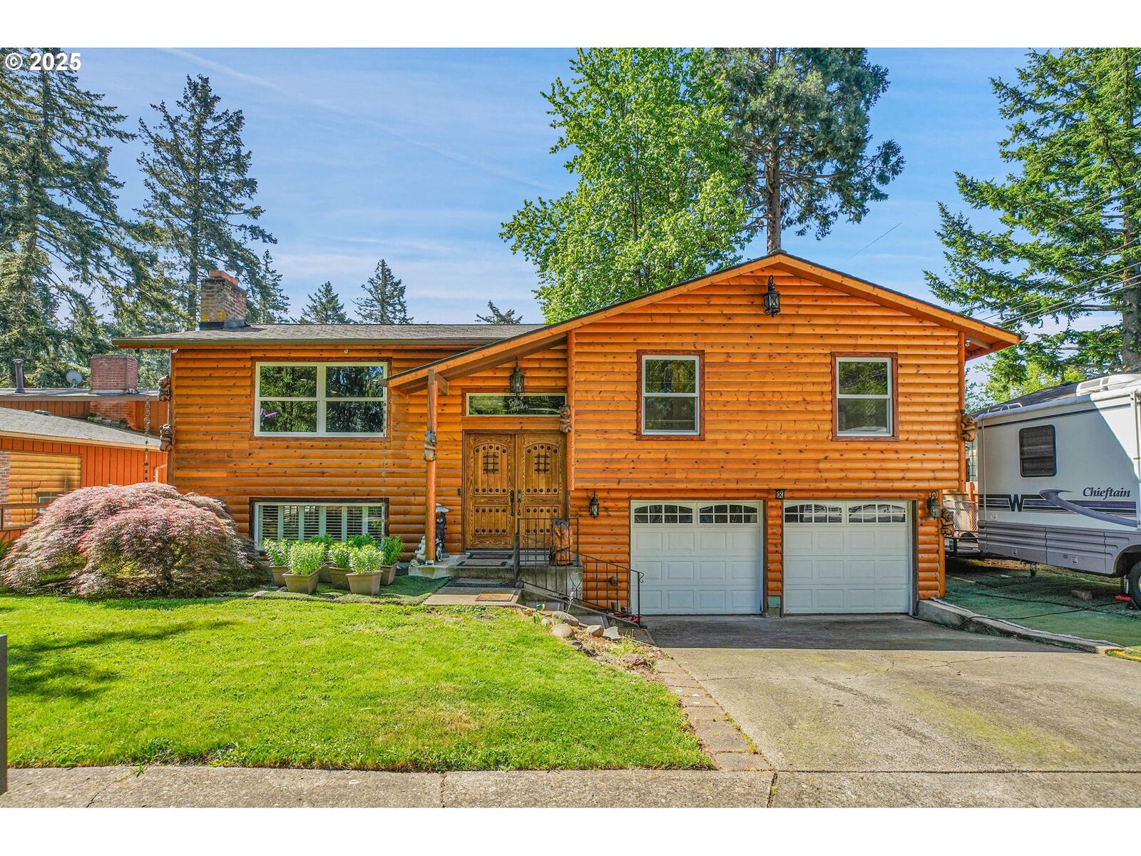 Property Photo:  17706 NE Everett St  OR 97230 