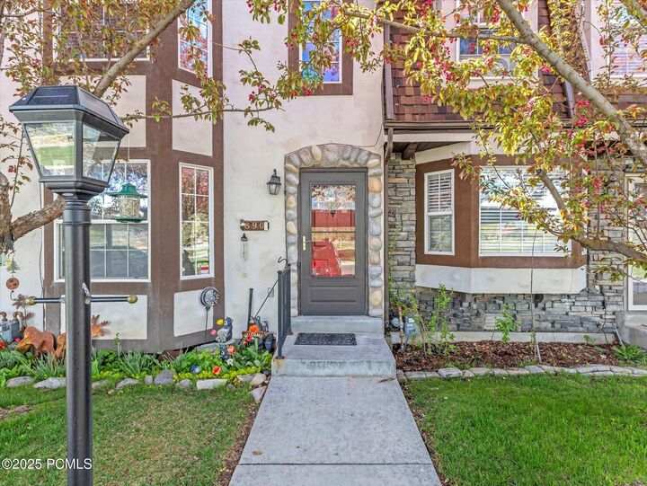Property Photo:  890 N Hamlet Circle  UT 84049 