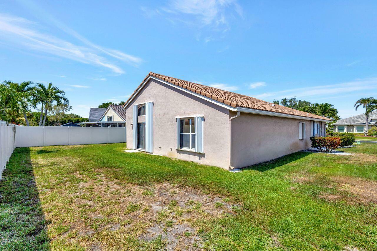 Property Photo: 5317 Oakmont Village Circle FL 33463