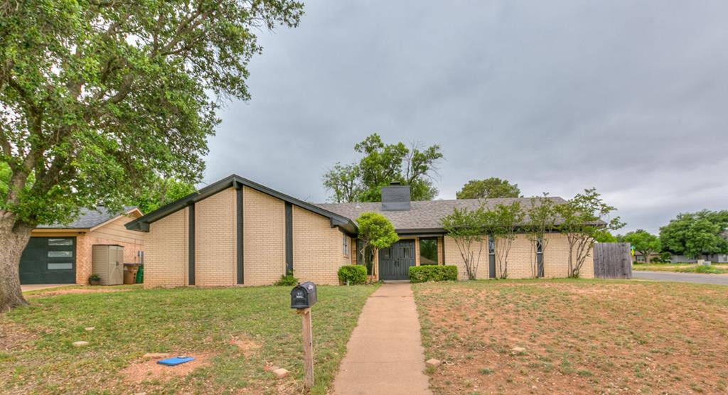 Property Photo:  3519 Lindenwood Drive  TX 76904 
