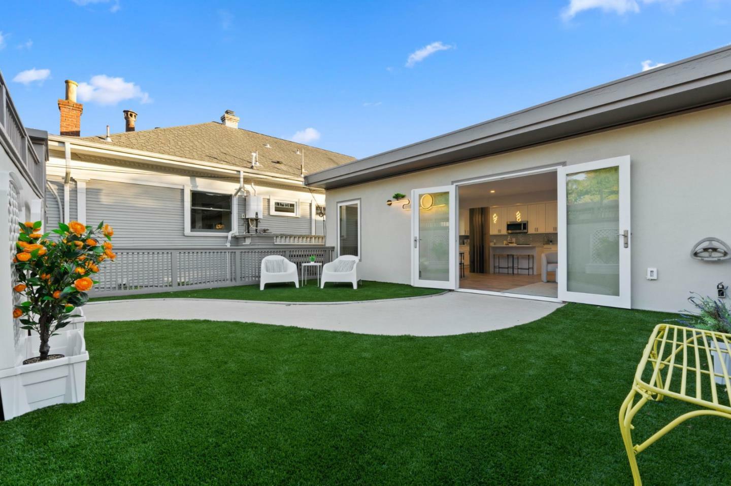 Property Photo: 2815 Regent Street 3 CA 94705