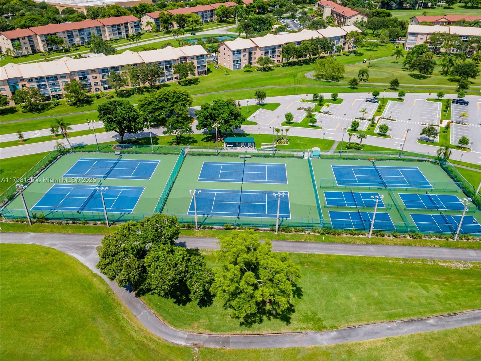 Property Photo: 1401 SW 128th Ter 305H FL 33027