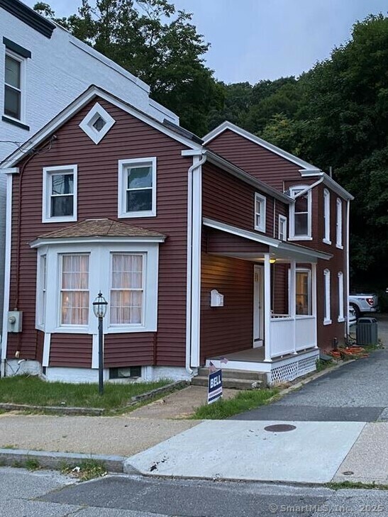 Property Photo: 122 Broadway CT 06360