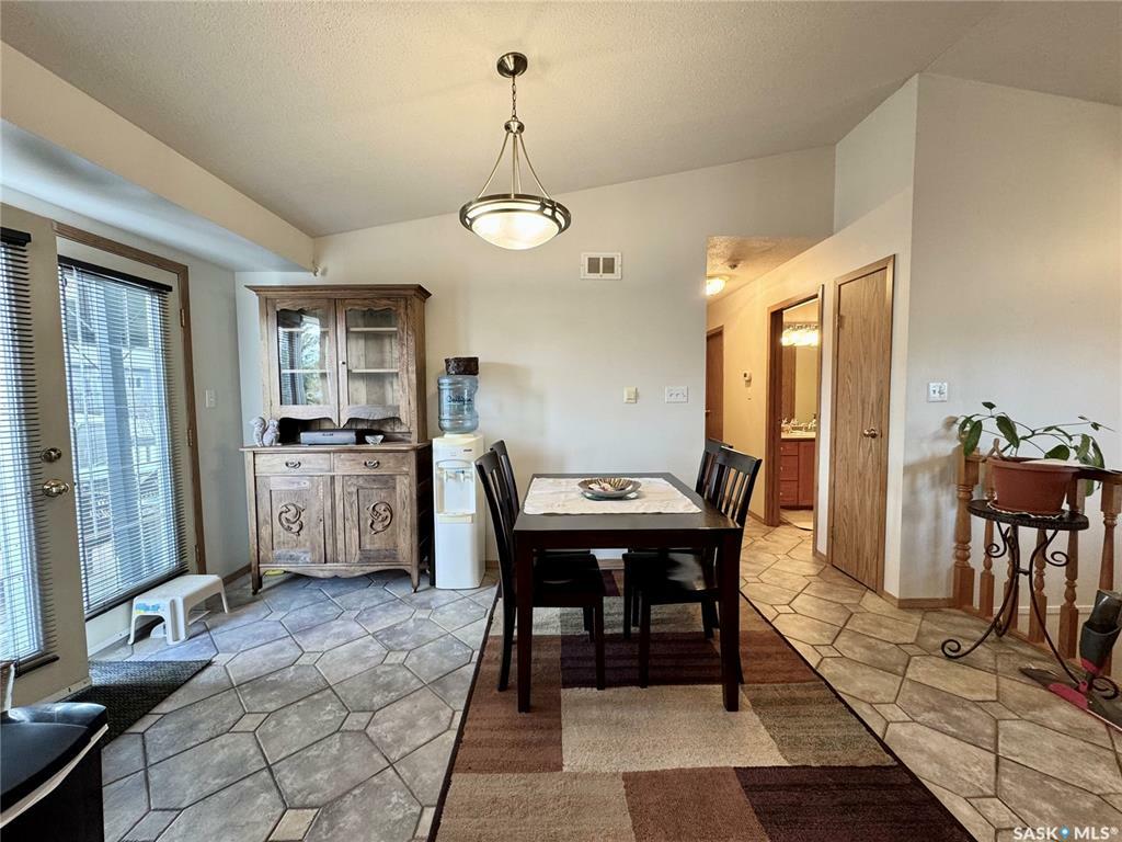 Property Photo: 433 Adams Crescent SK S6V 7K6