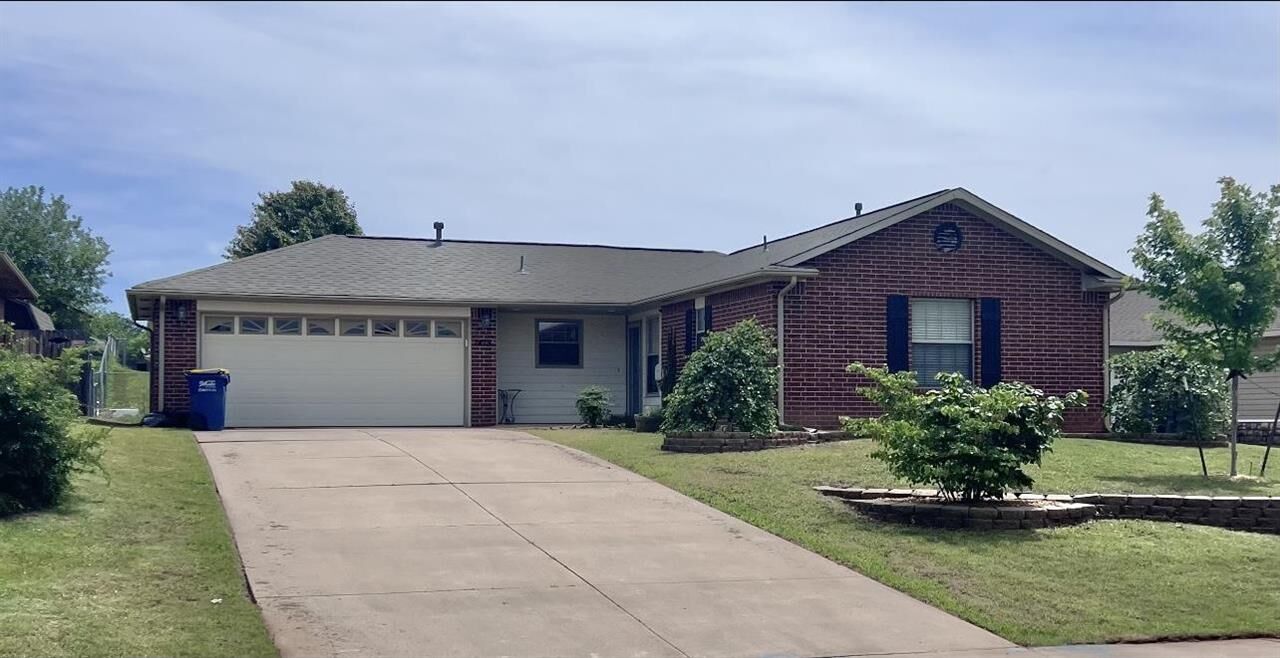 Property Photo: 1415 N Manning OK 74075