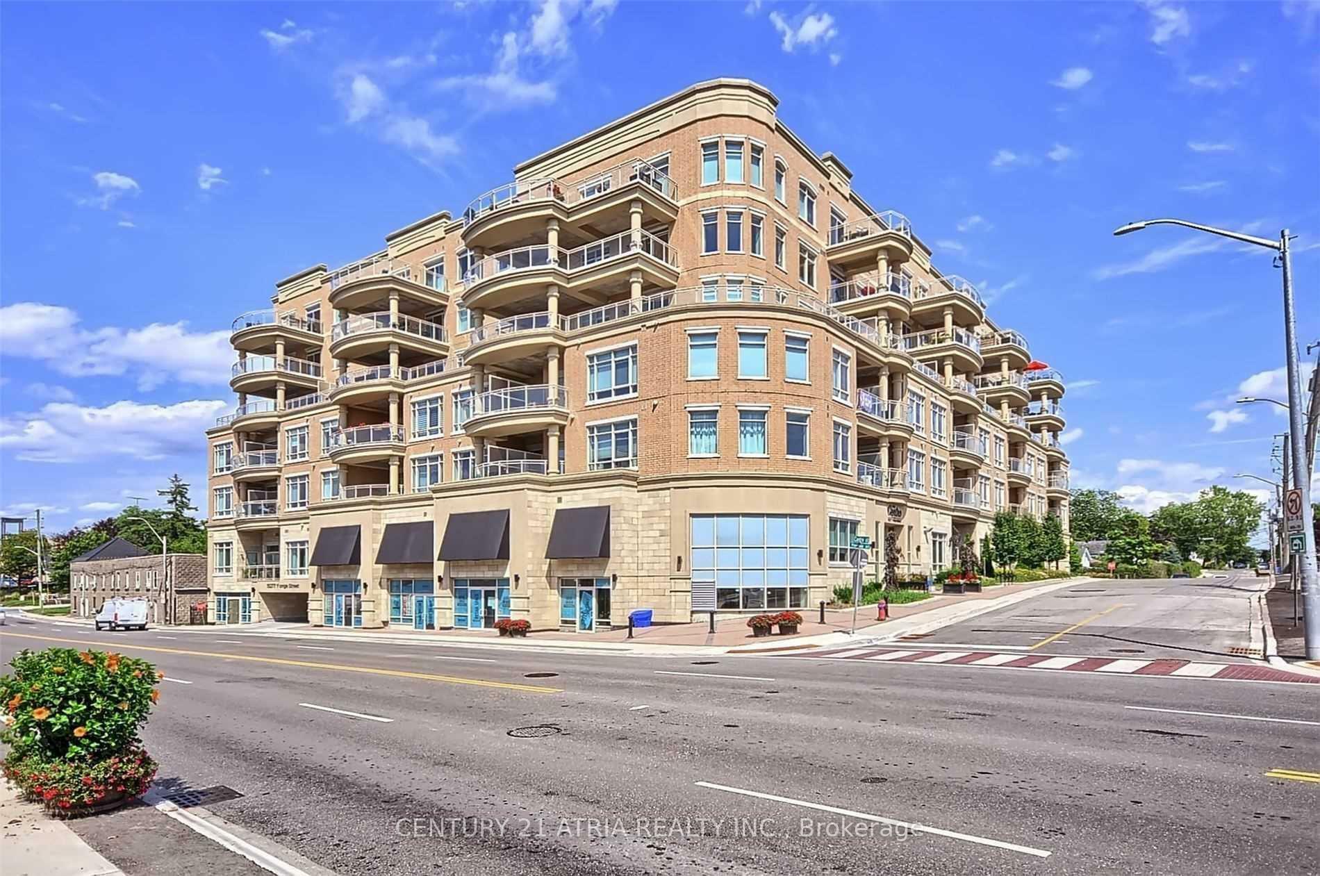 Photo de la propriété: 15277 Yonge Street 404A ON L4G 1Y3