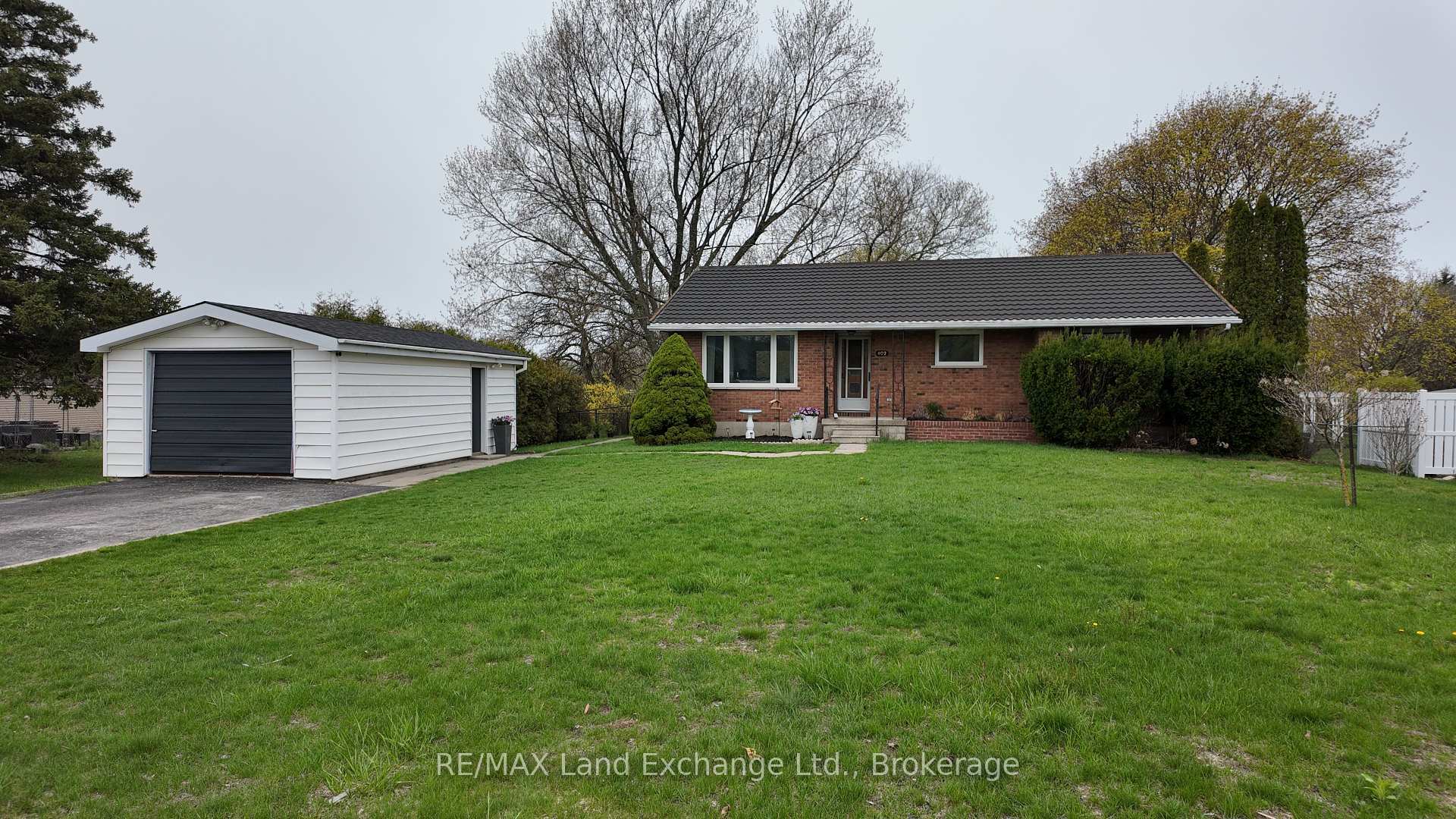 Property Photo: 402 Queen Street ON N2Z 2R2