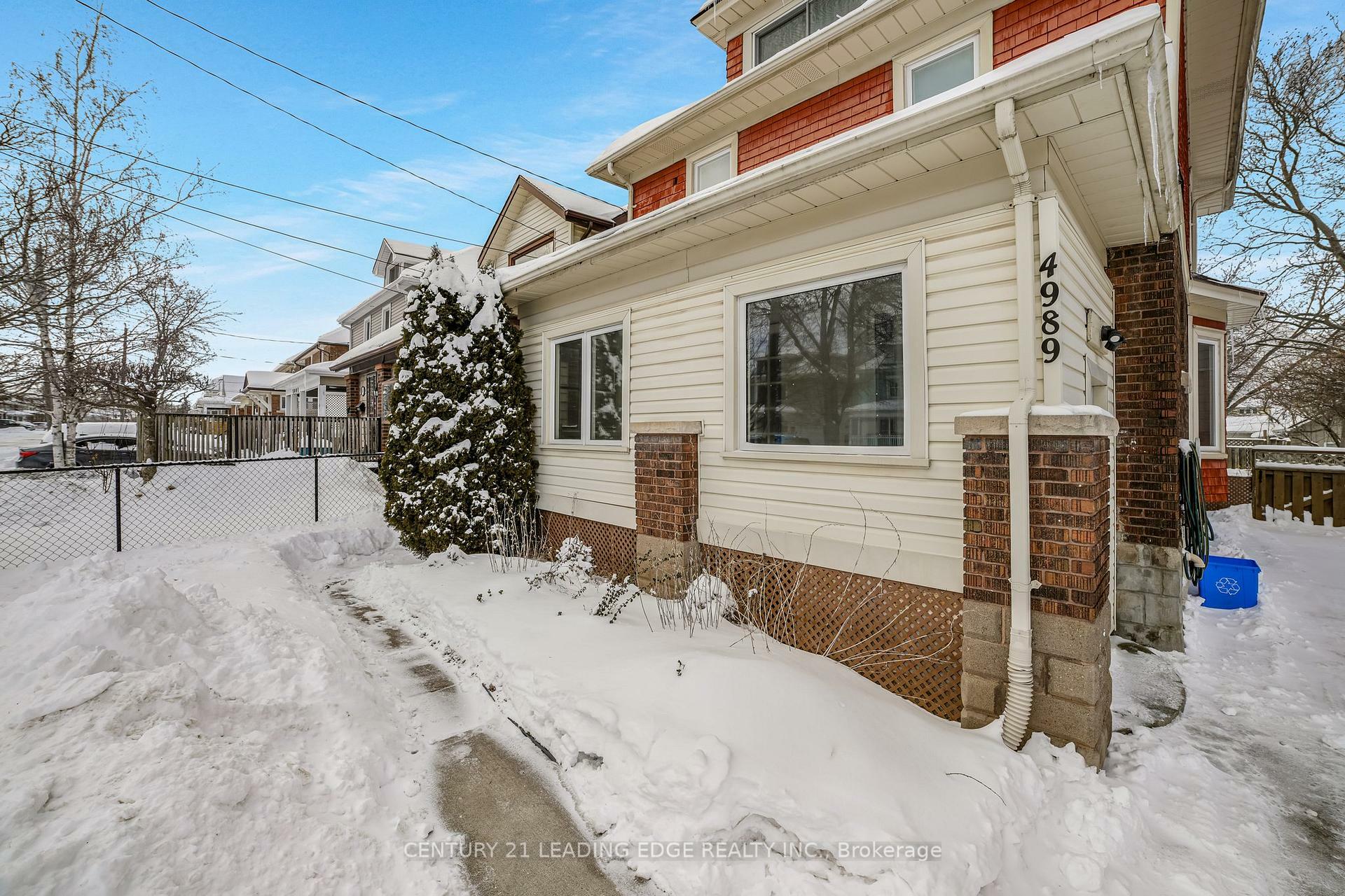 Photo de la propriété: 4989 Willmott Street Basement ON L2E 1Z9