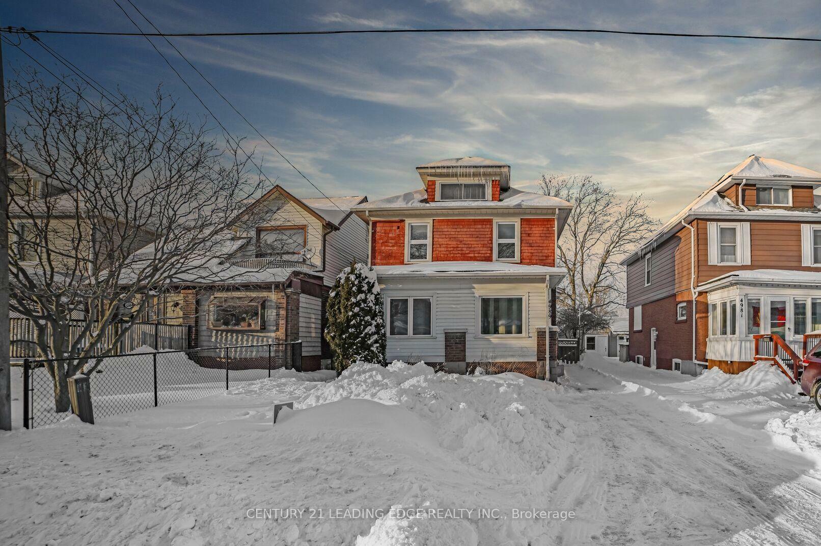 Photo de la propriété: 4989 Willmott Street Upper Unit ON L2E 1Z9
