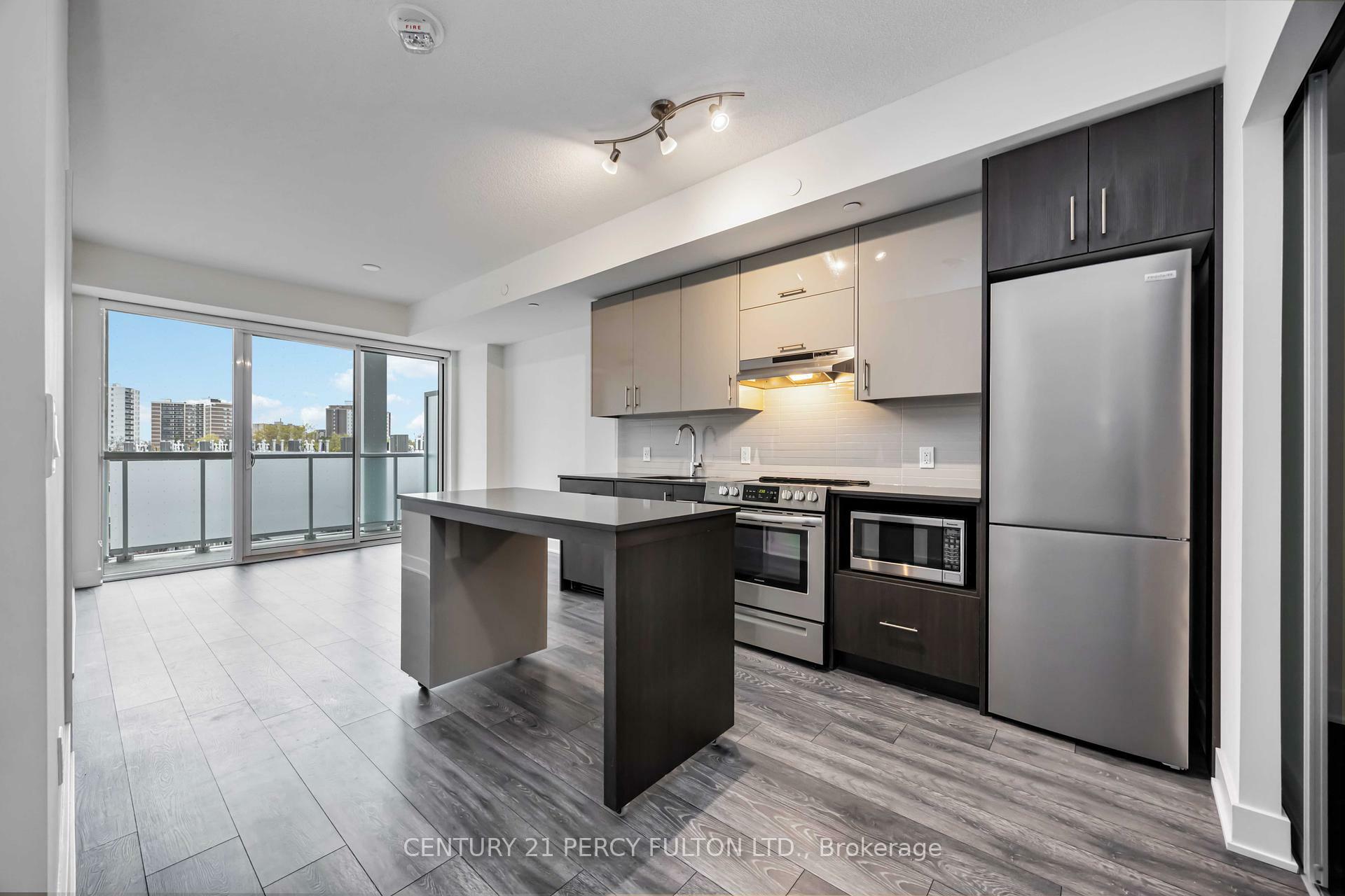 Photo de la propriété: 188 Fairview Mall Drive 308 ON M2J 0H7