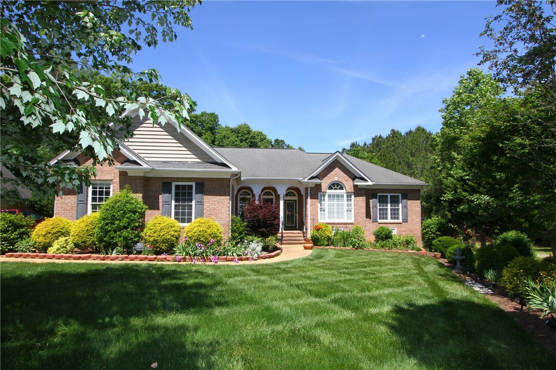 Property Photo: 3955 W Providence VA 23188