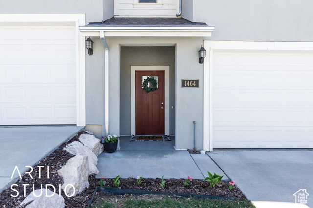 Property Photo: 1464 E Primrose Ln UT 84040