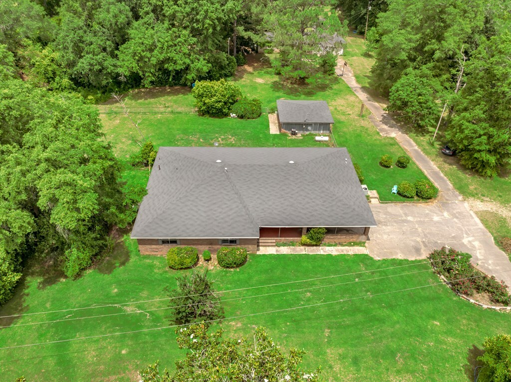 Property Photo: 402 Branch Rd GA 31705
