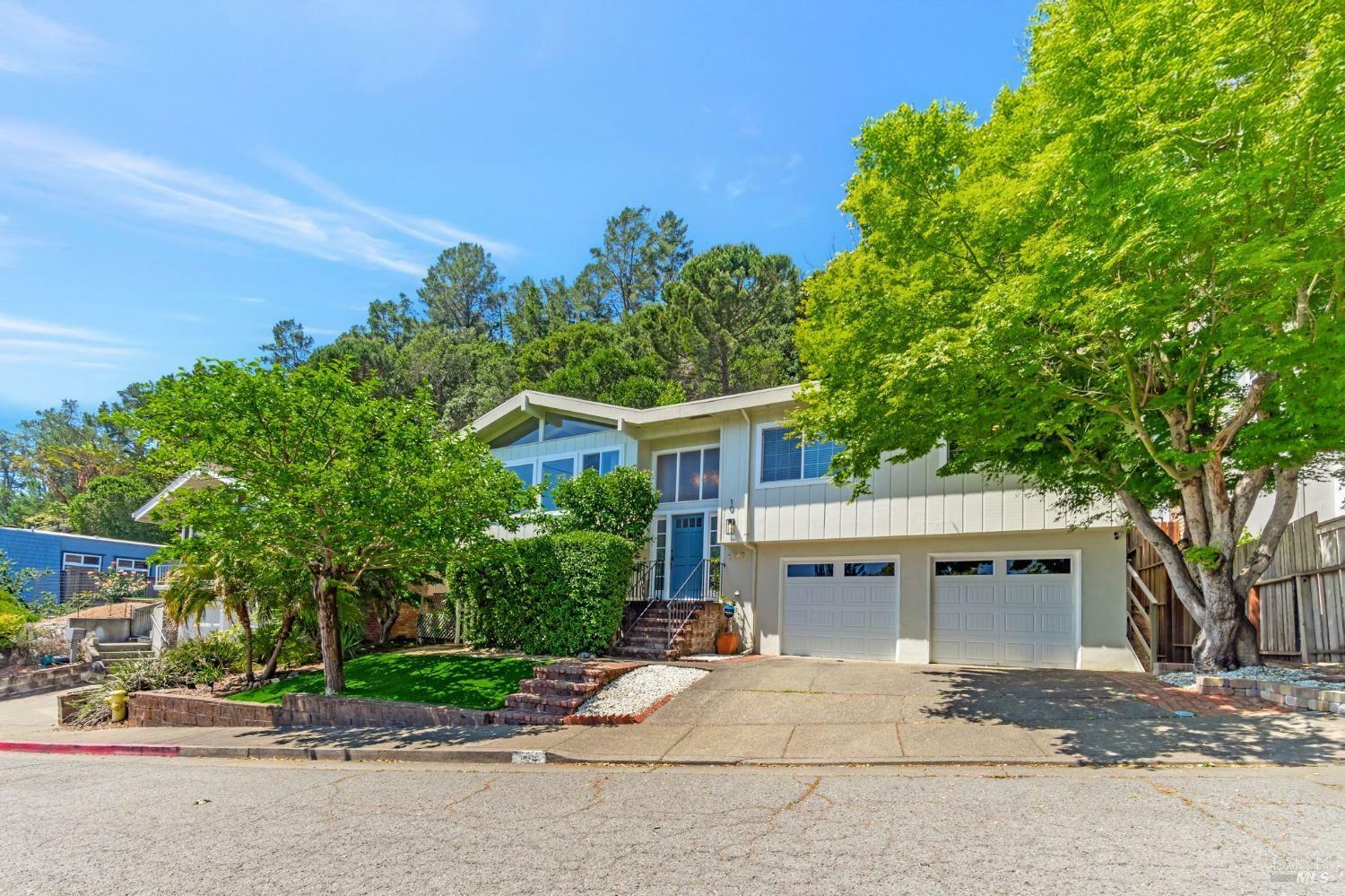 Property Photo: 105 Graceland Drive CA 94901