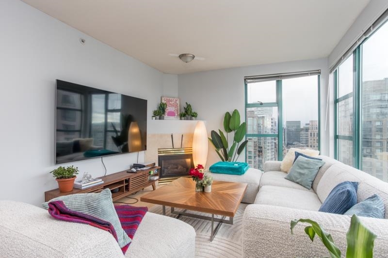 Property Photo: 939 Homer Street 3204 BC V6B 2W6