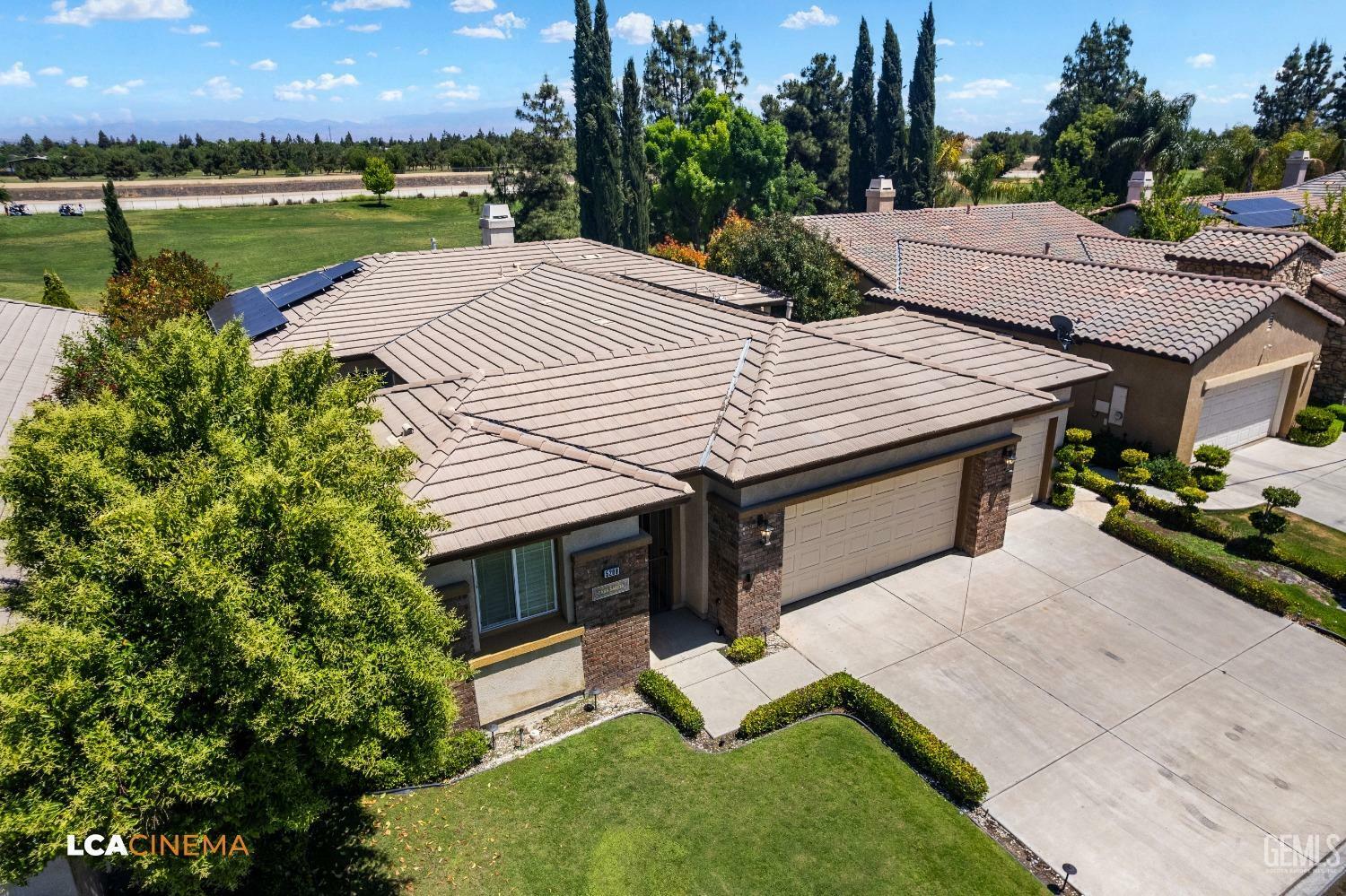Property Photo: 5208 Boulder Creek Place CA 93312