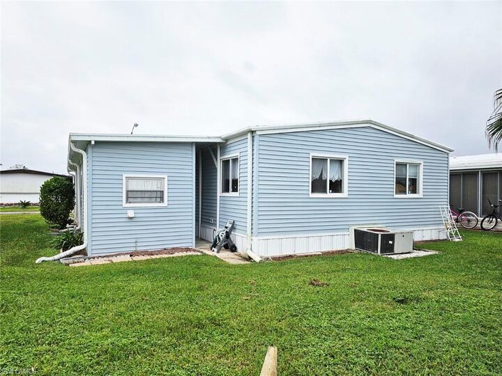 Property Photo:  102 Poinsettia Dr  FL 33905 