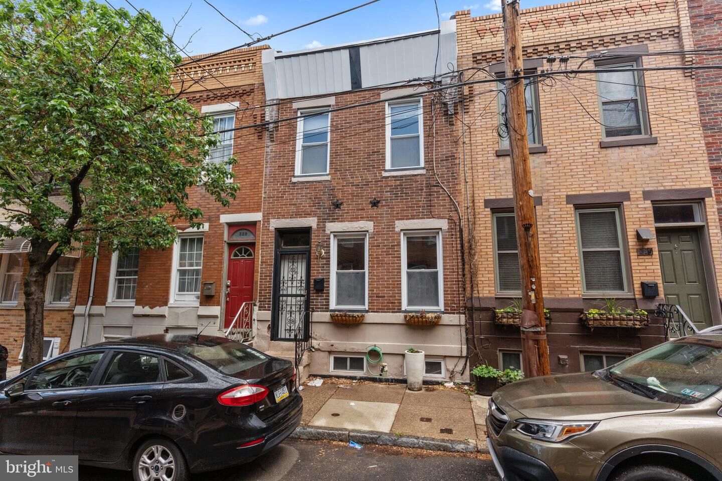 Property Photo:  227 Mountain Street  PA 19148