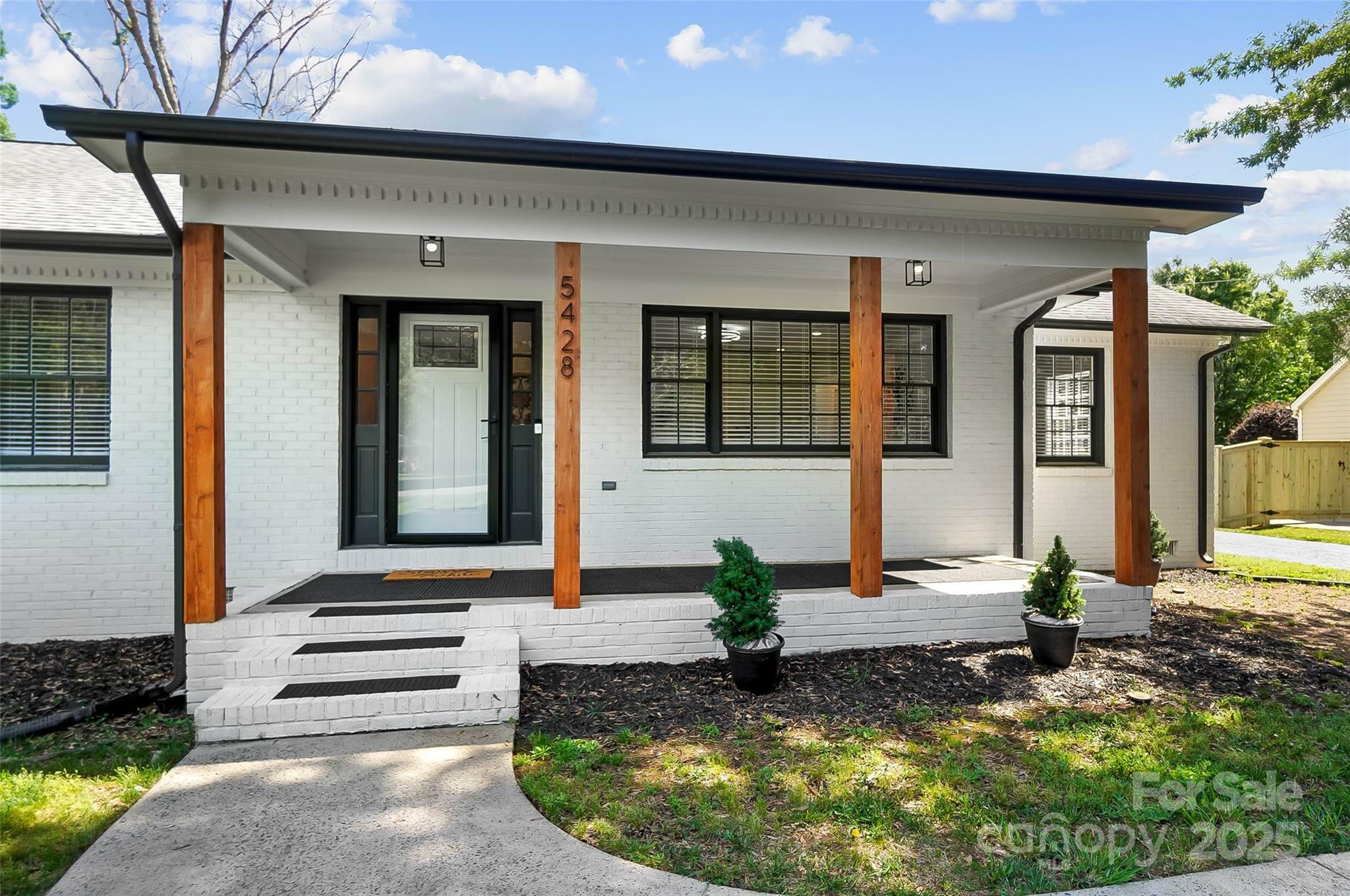 Property Photo: 5428 Barnsdale Lane NC 28227