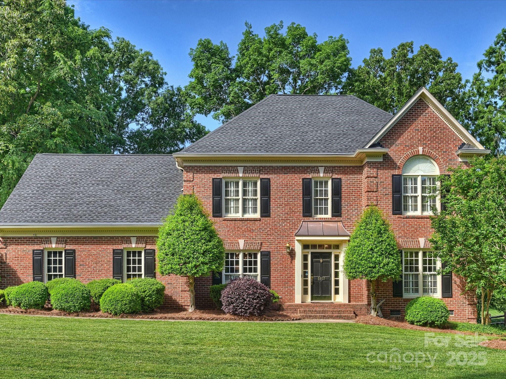 Property Photo: 5917 Summerston Place NC 28277