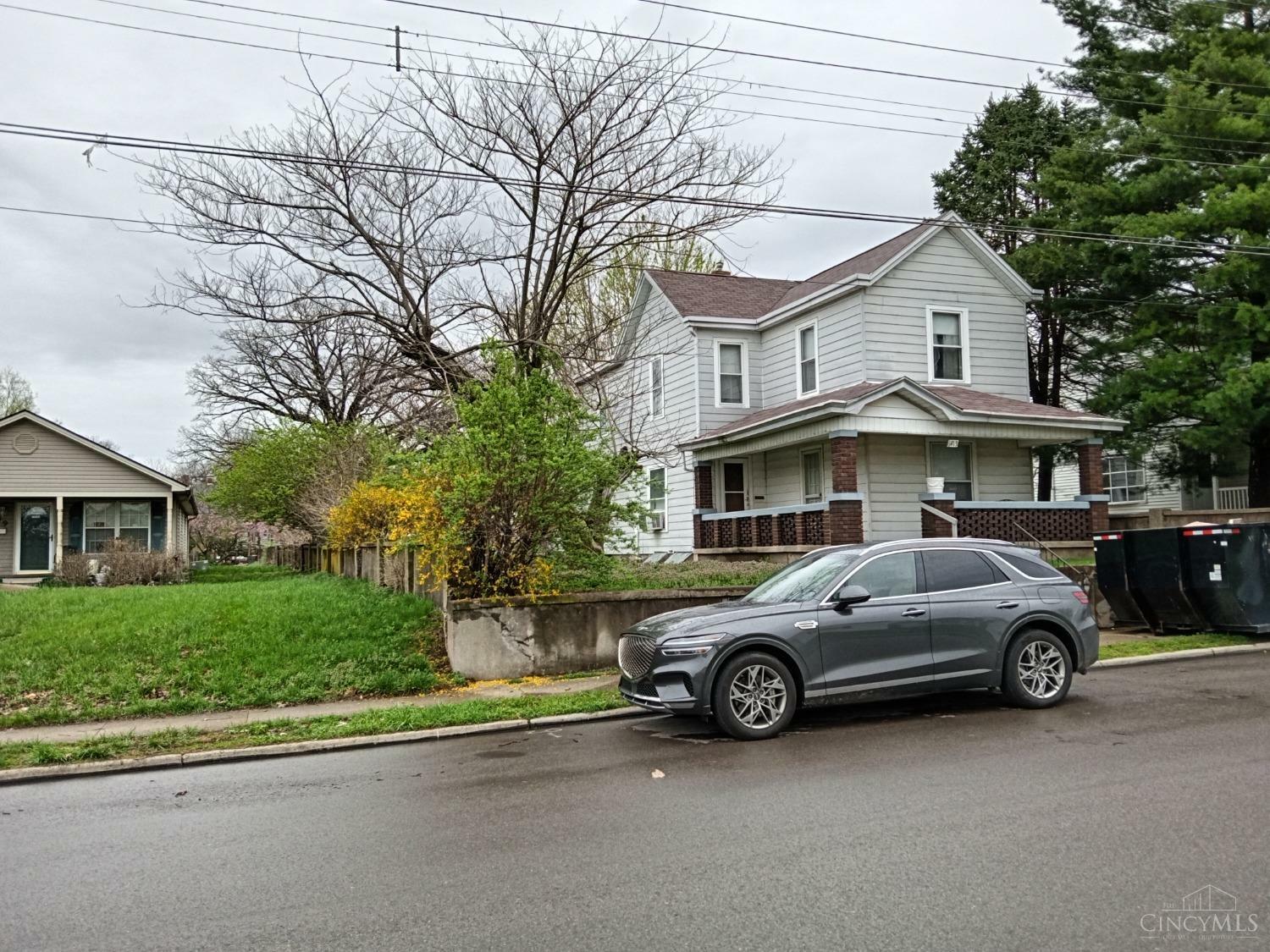 Property Photo: 1313 Woodlawn Avenue OH 45044