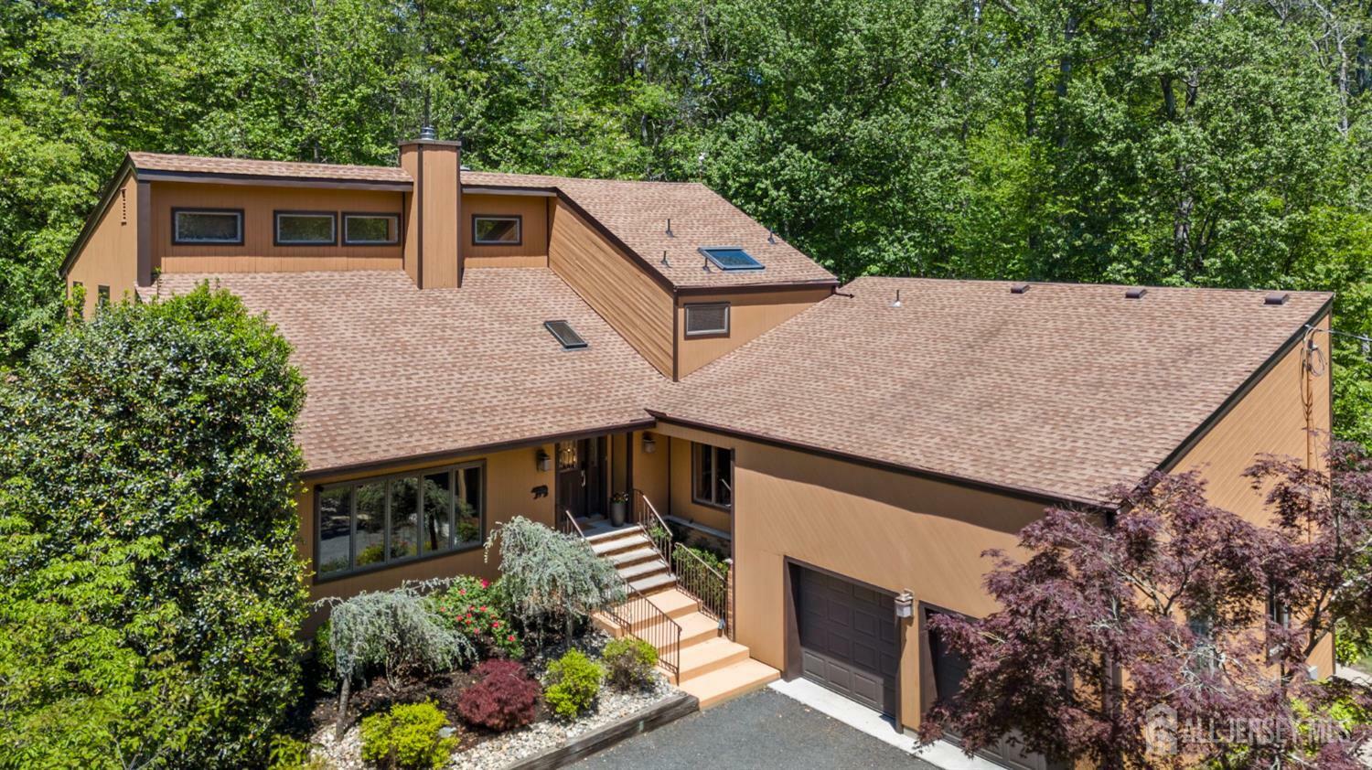 Property Photo:  5 Gravel Hill Spotswood Road  NJ 08831 