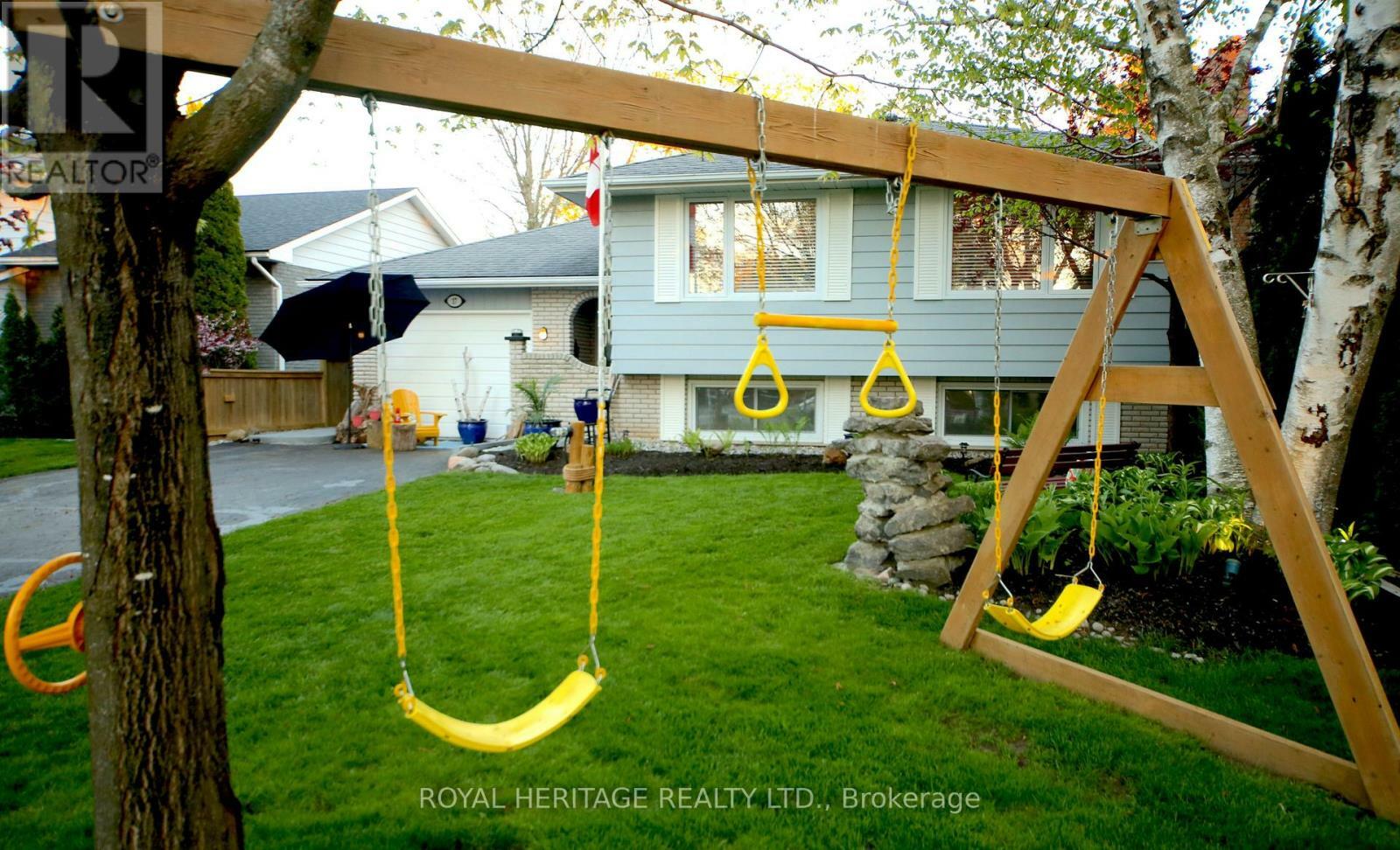 Property Photo: 17 Briarwood Crescent ON K8N 5J6