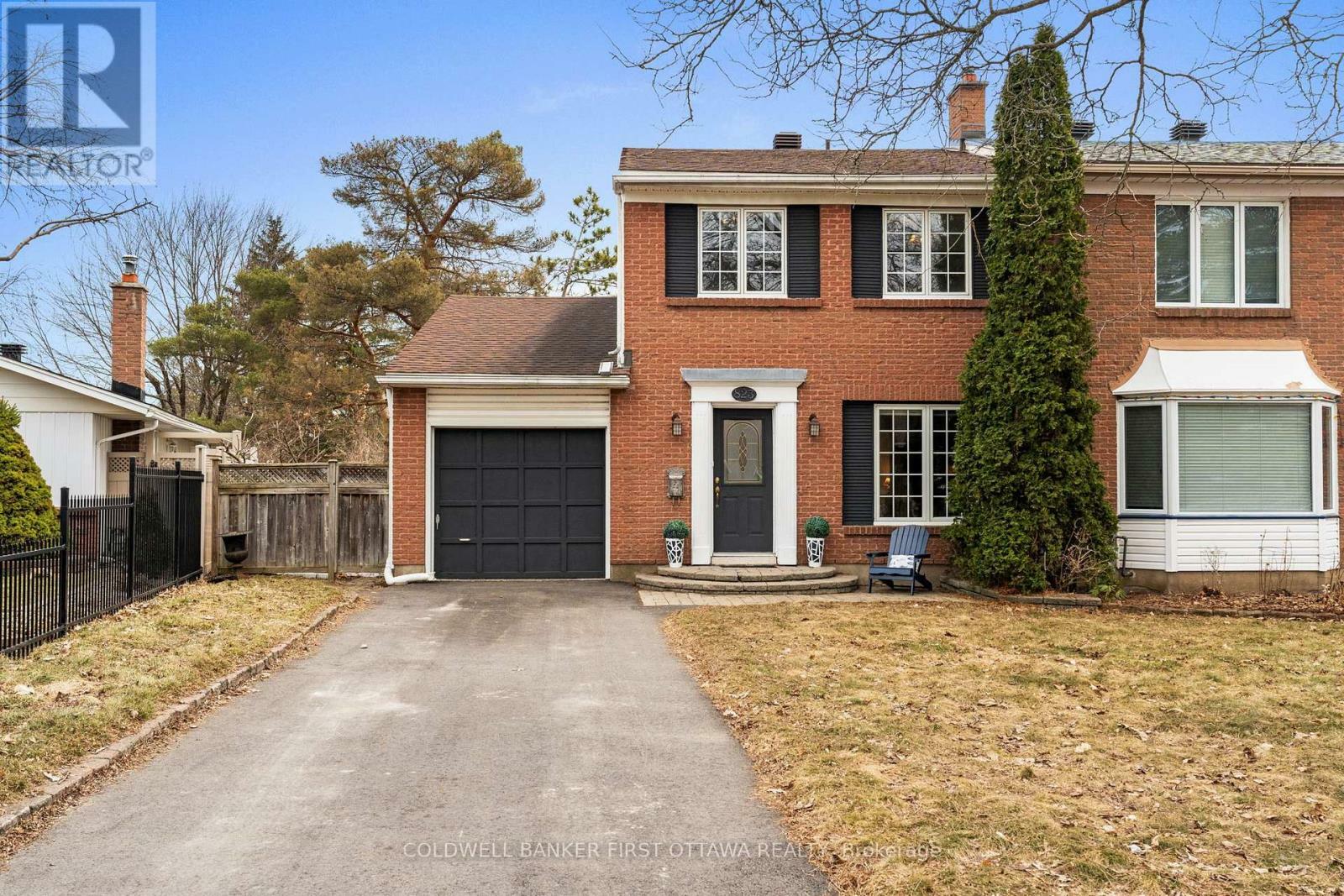 823 Eastvale Drive  Ottawa ON K1J 6Z9 photo