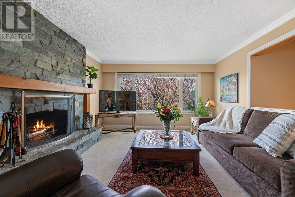 Property Photo: 3300 Mahon Avenue BC V7N 3T5