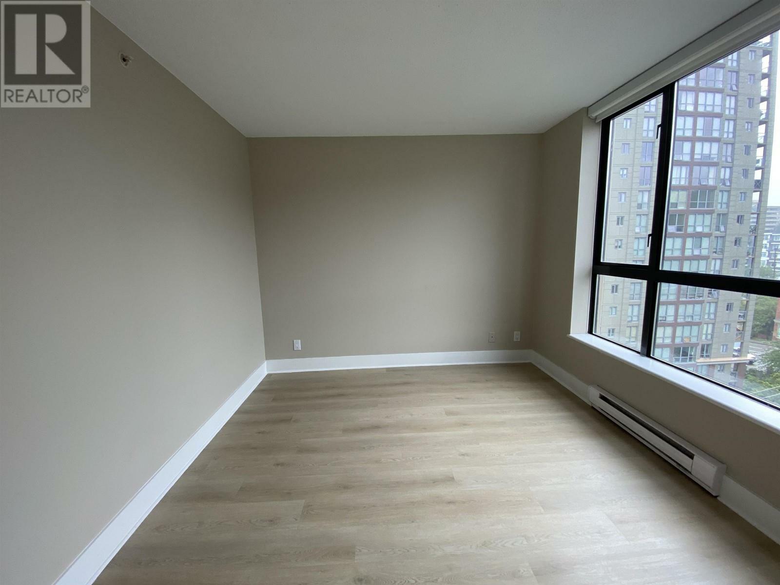 Photo de la propriété: 833 Agnes Street 1002 BC V3M 0B1