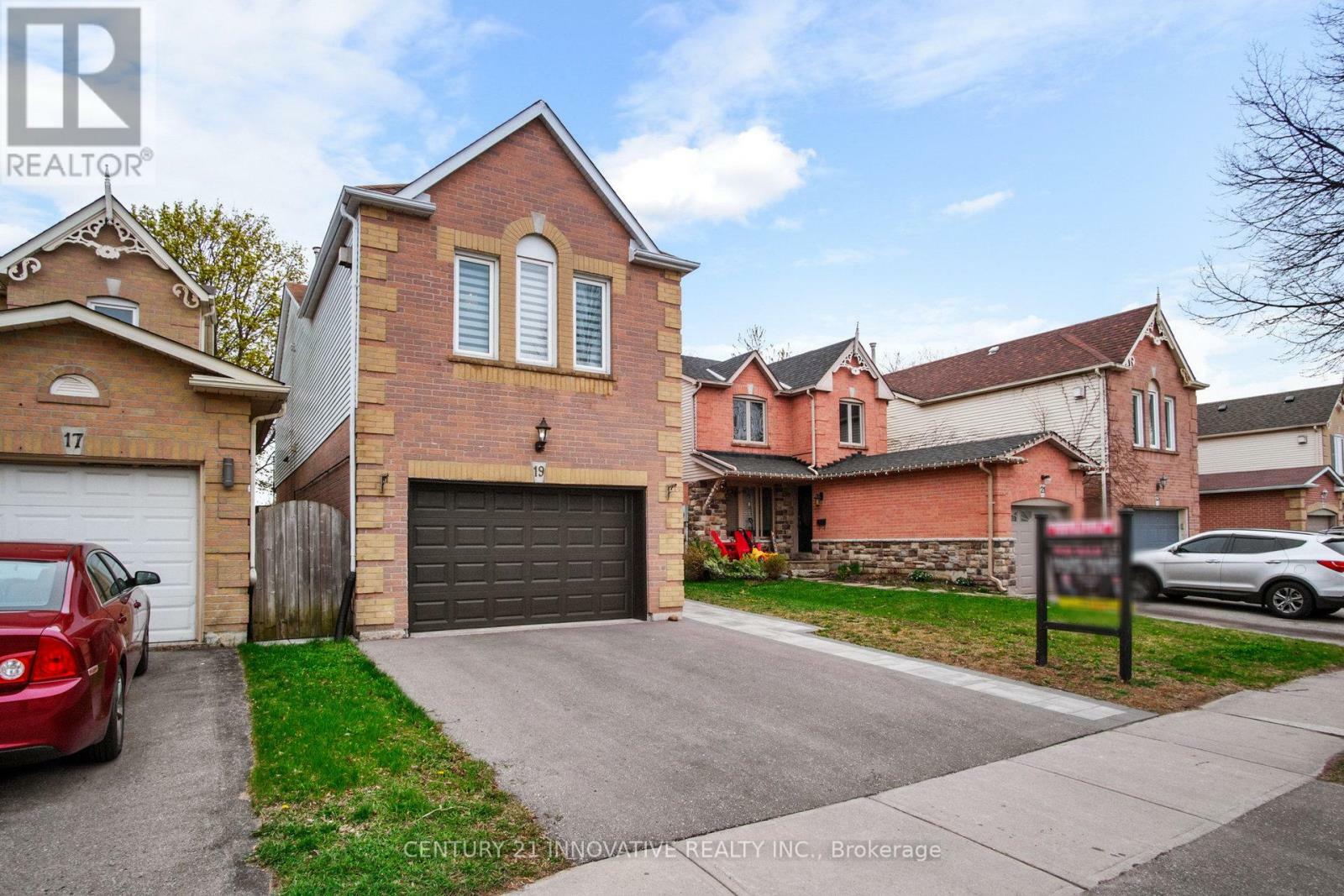 Property Photo: 19 Yorkville Drive ON L1E 2A8