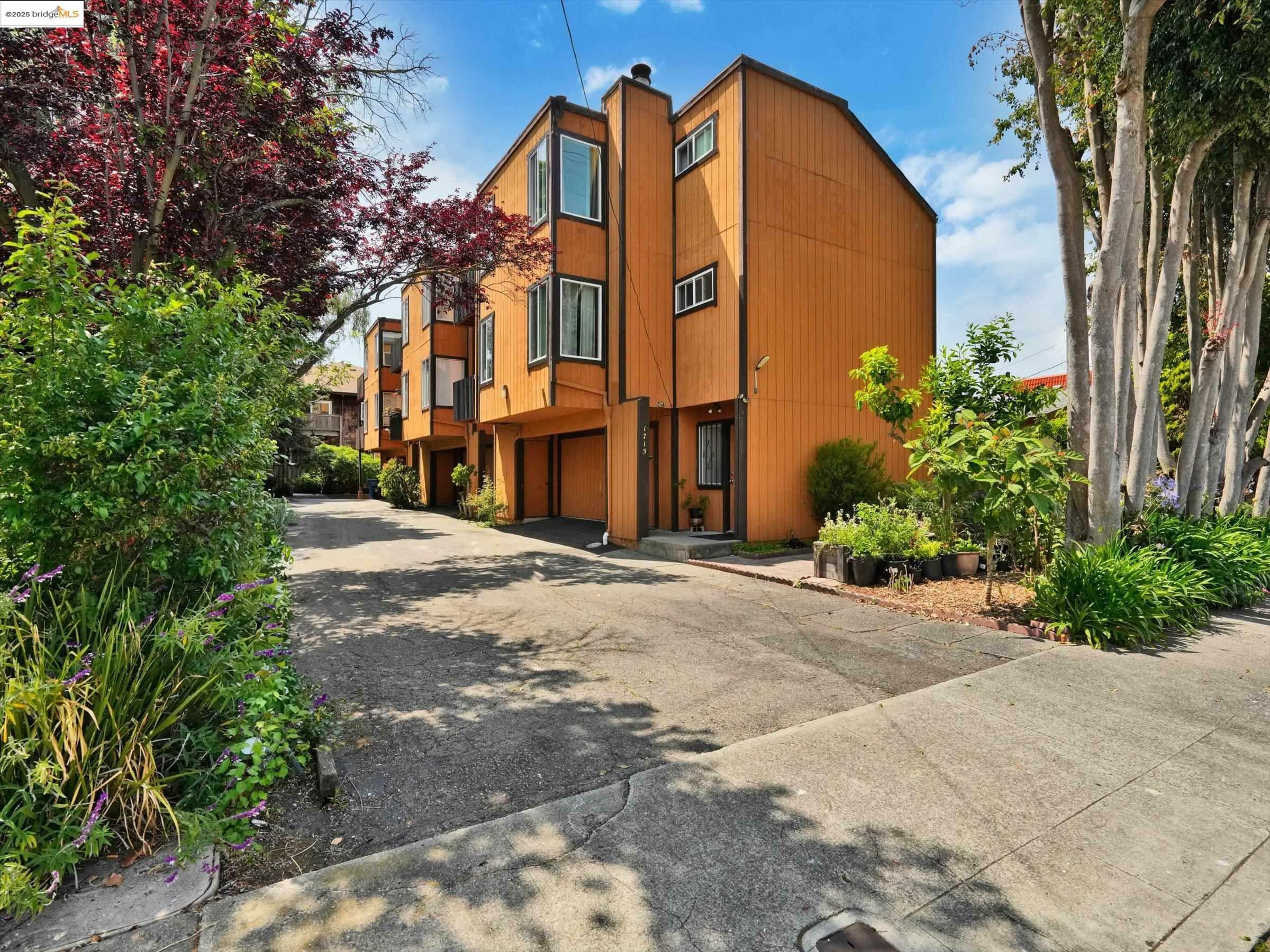 Property Photo: 1715 Liberty St 1 CA 94530