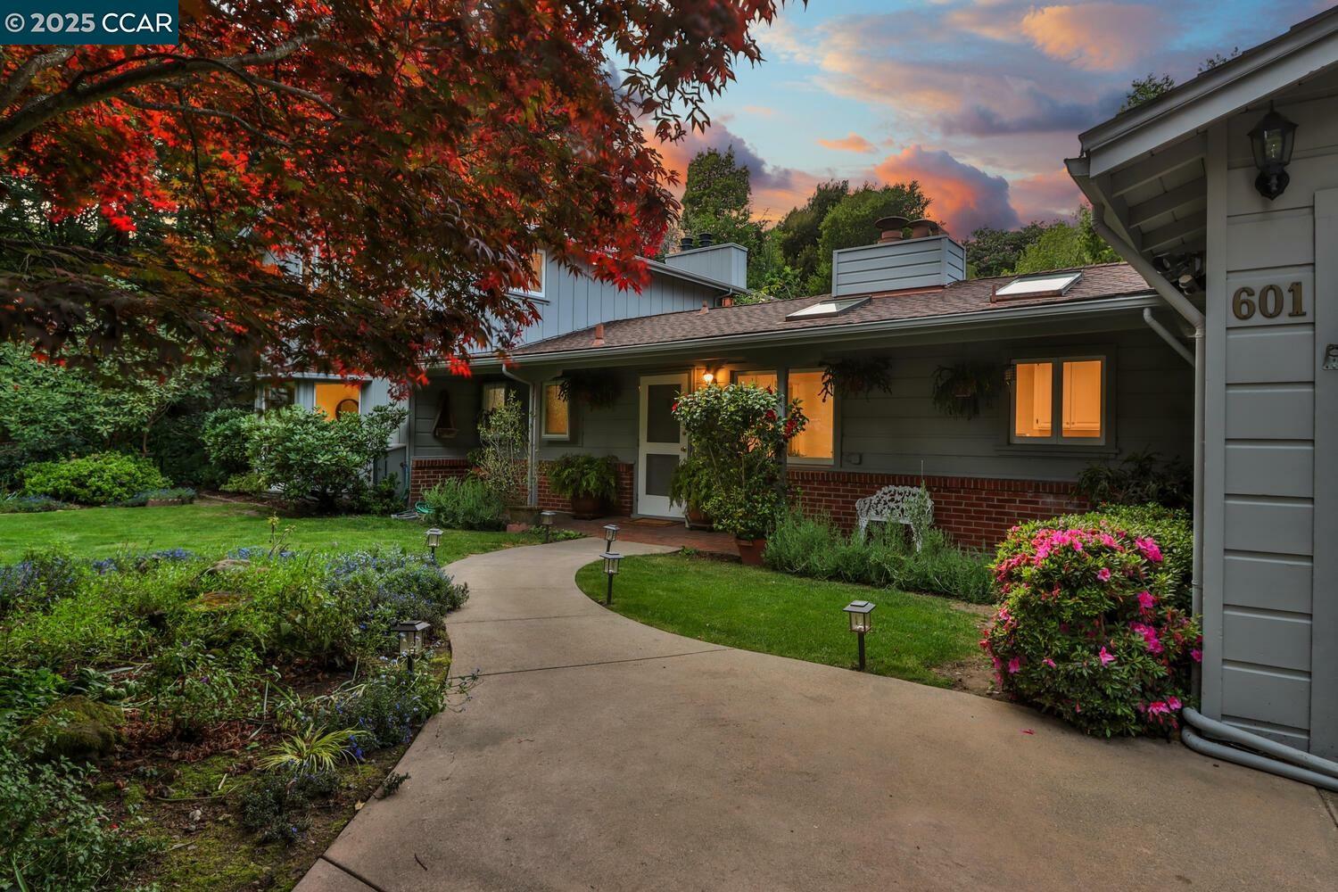 Property Photo: 601 Canon Drive CA 94708