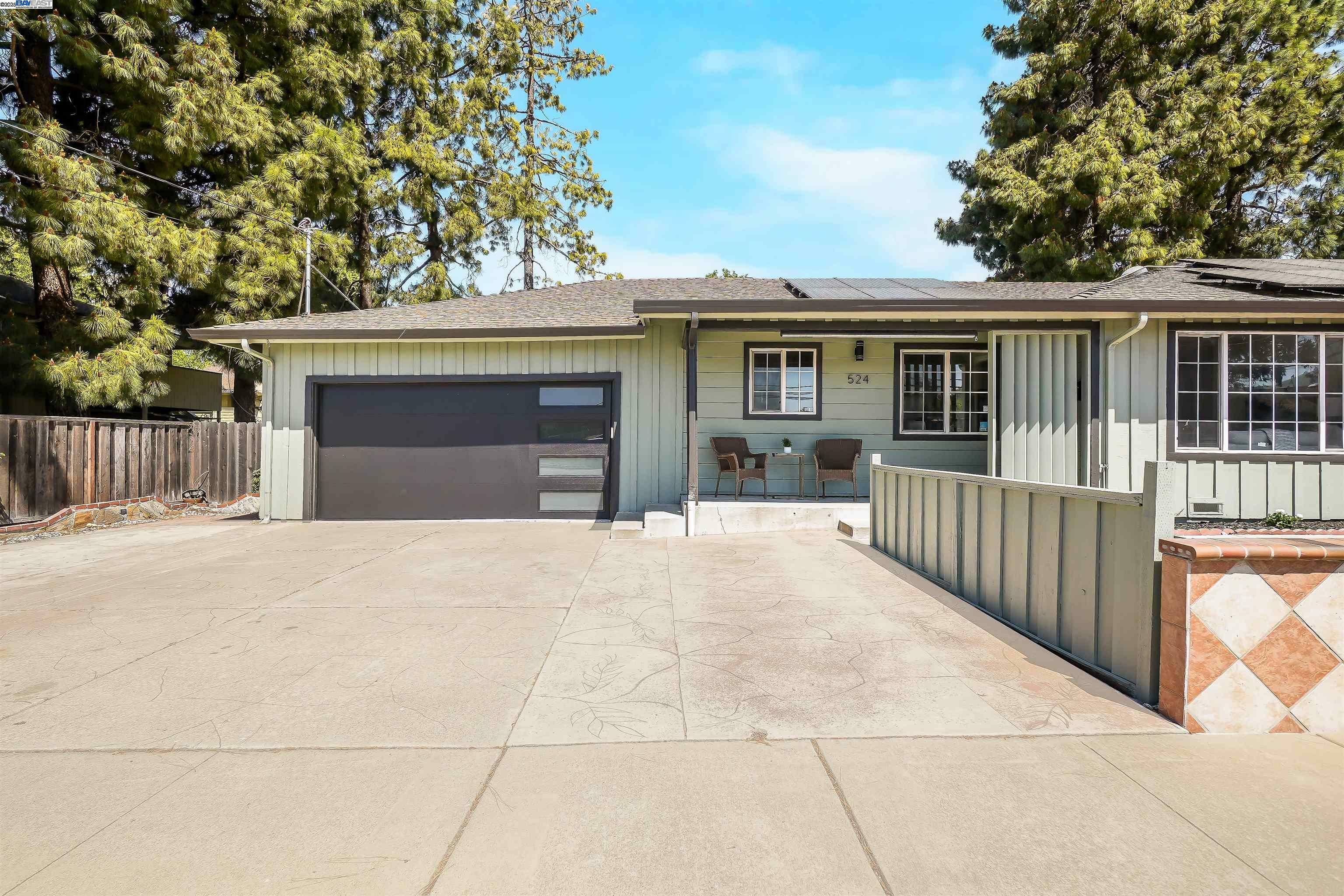 Property Photo: 524 E Warren Ave CA 94539
