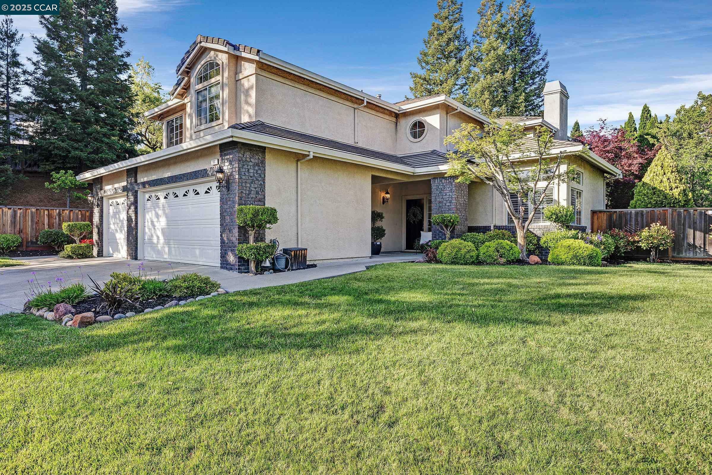 Property Photo: 100 Bedford Ct CA 94506