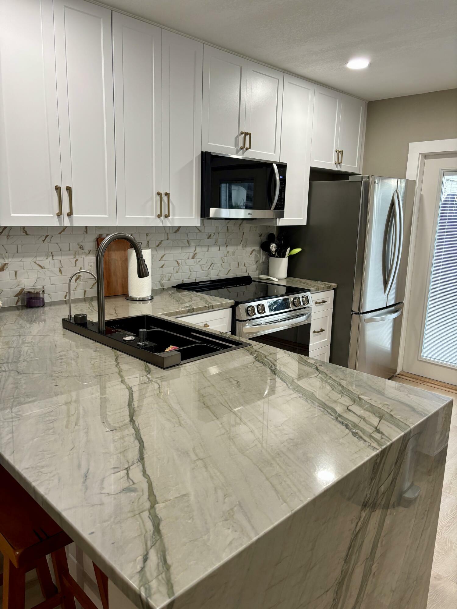 Property Photo: 399 Linkside Drive FL 32550