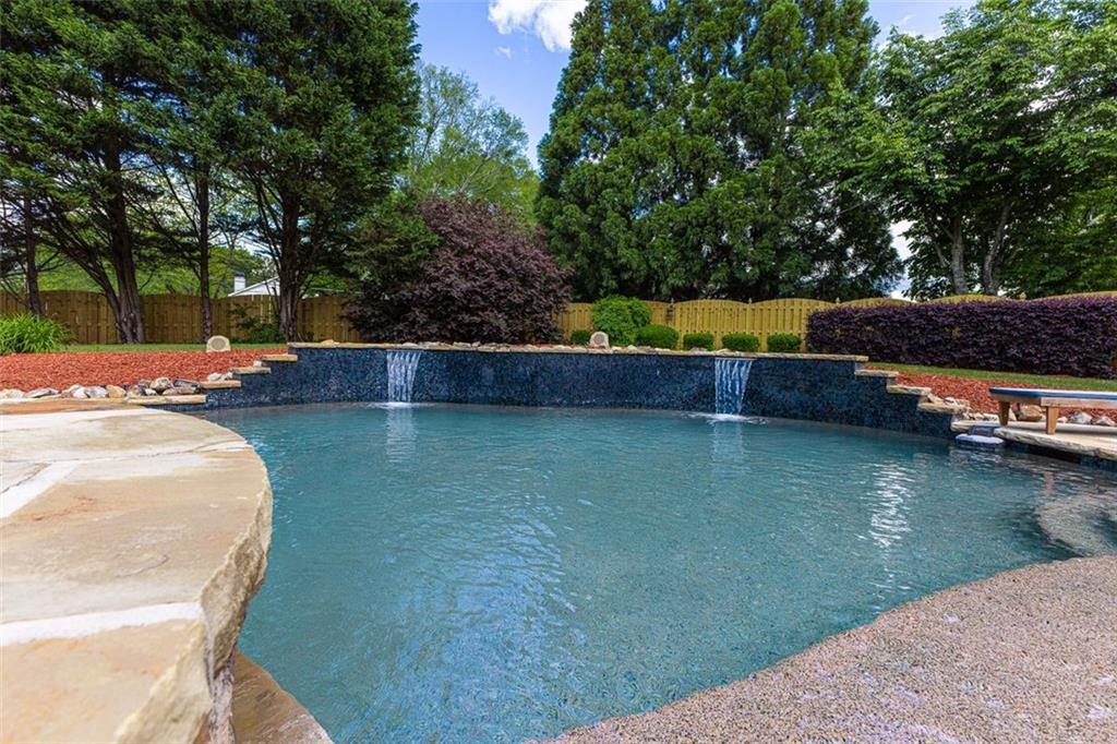 Property Photo: 200 N Willow Court GA 30004