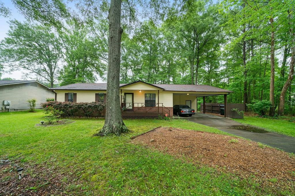 Property Photo: 10 Echles Drive NE GA 30161