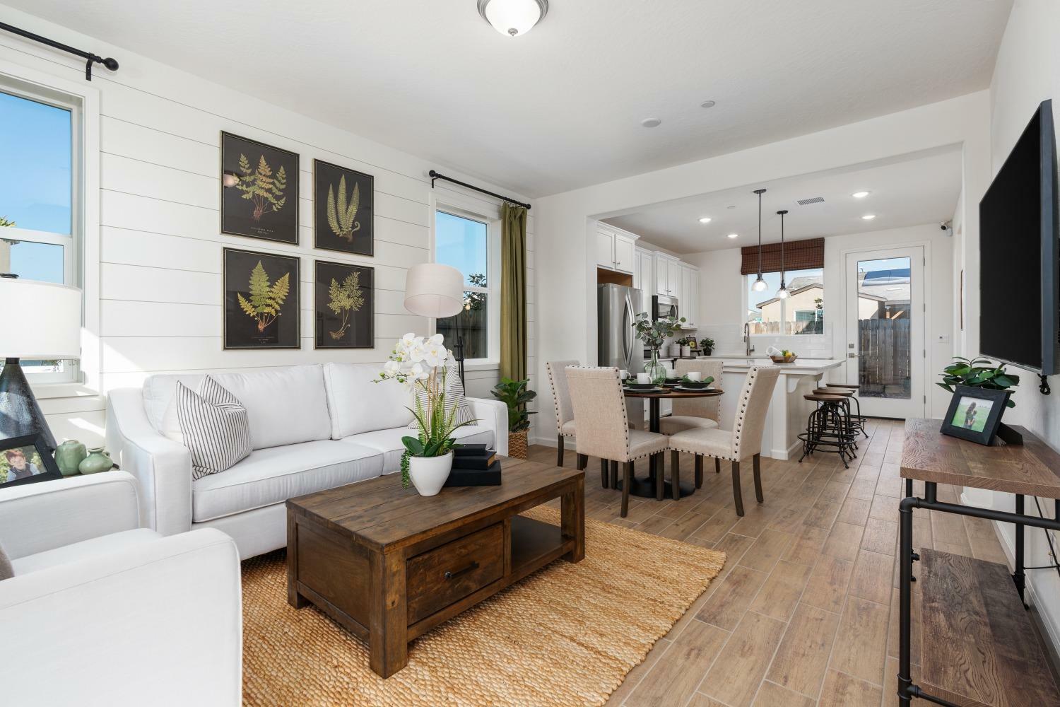 Property Photo: 2031 N Cobbler Drive CA 93727