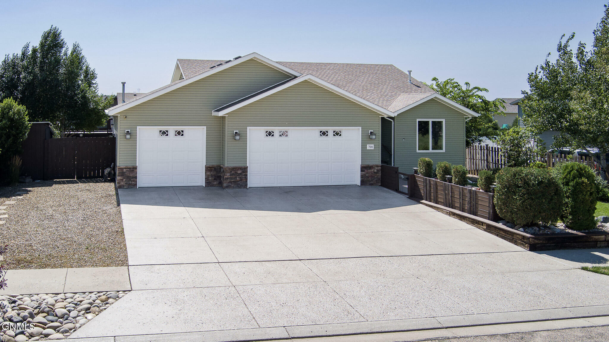 701 Lincoln Court SE  Mandan ND 58554 photo
