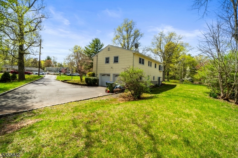 Property Photo: 6 Lynwood Dr NJ 08833