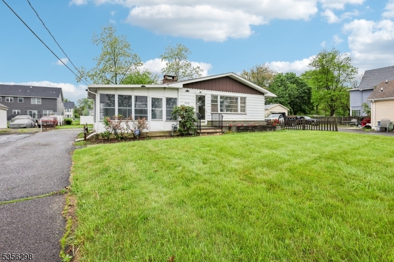 Property Photo: 192 Lakeview Ave NJ 08854