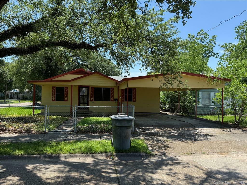 Property Photo: 1032 Fall Street LA 70601