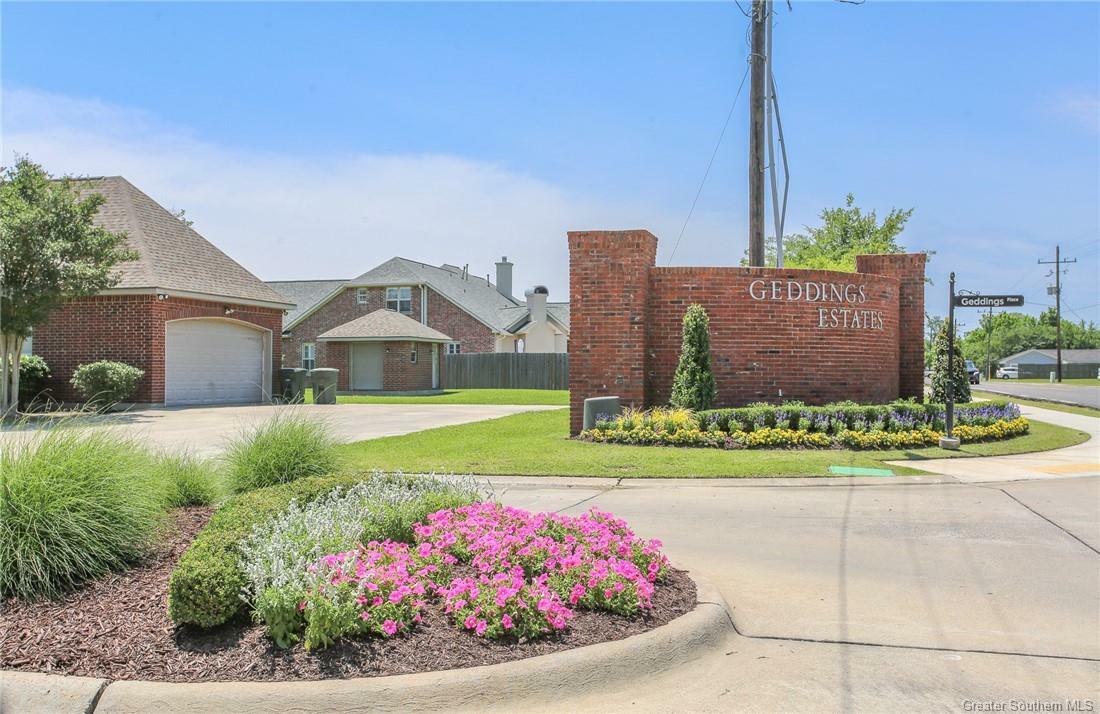Property Photo: 3805 Inwood Drive LA 70605