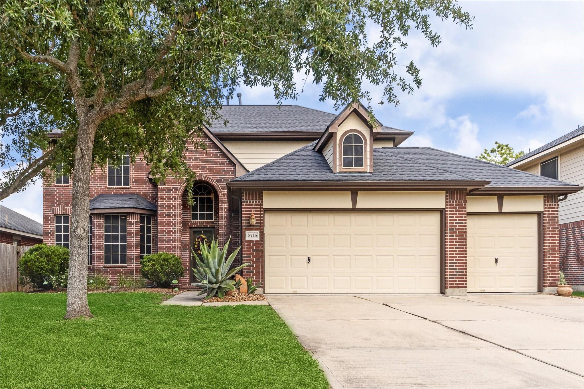 Property Photo: 8715 Rocky Knoll Lane TX 77469